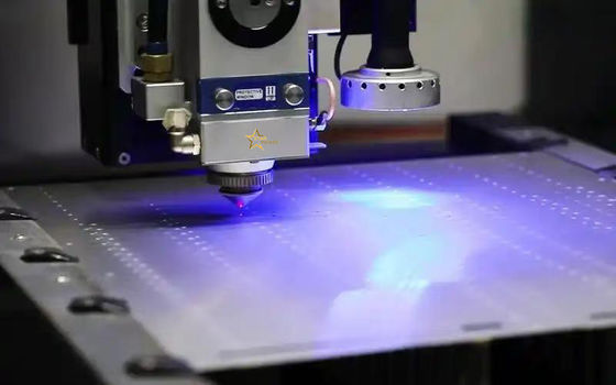 가구 기계 항공우주 및 전자 산업용 3KW 고전력 정밀 CNC 금속 가닥 레이저 절단 기계
