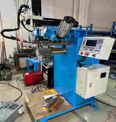 수직 심 및 하단 모서리용 CNC 용접 기계 - 특수 용접 기계