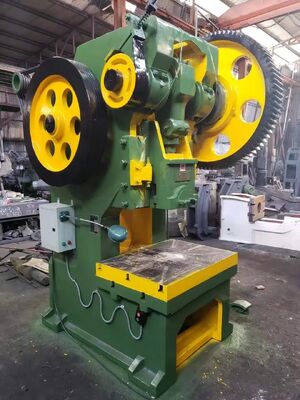 외국의 엔지니어 지원과 함께 스테인리스 스틸 싱크를위한 PLC 제어 및 Pneuma-lock 클램핑과 함께 부엌 싱크 CNC 제조 기계